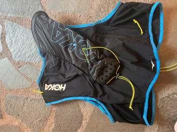 Used Hoka Trail Running Gilet 10L XL bike — image 4 of 9