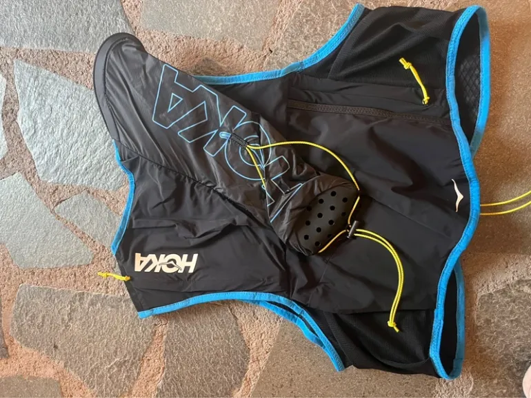 Used Hoka Trail Running Gilet 10L XL bike — image 4 of 9