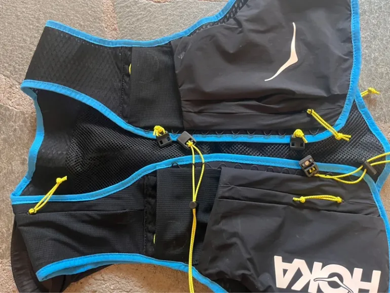 Used Hoka Trail Running Gilet 10L XL bike — image 7 of 9