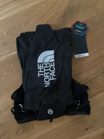 Gebrauchtes The North Face Summit Training Vest 12 bike — Bild 2 von 5