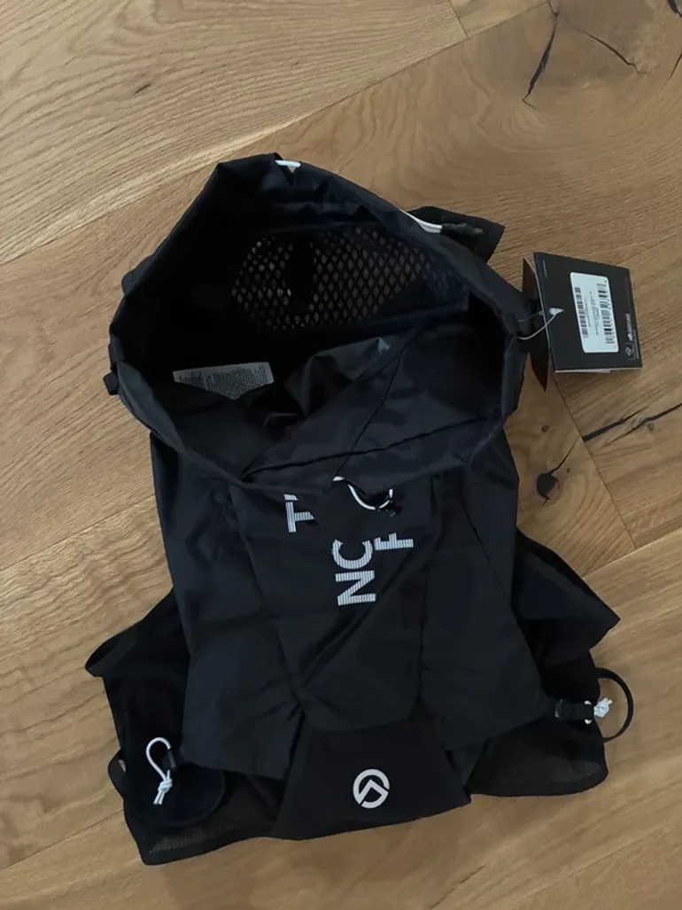 Gebrauchtes The North Face Summit Training Vest 12 bike — Bild 4 von 5