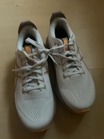Used Asics Gel Kayano 32 bike — image 2 of 4
