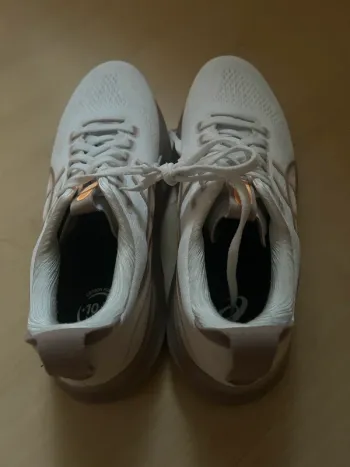 Used Asics Gel Kayano 32 bike — image 3 of 4