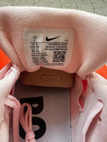 Używany Nike Vomero 18 bike — zdjęcie 8 z 9