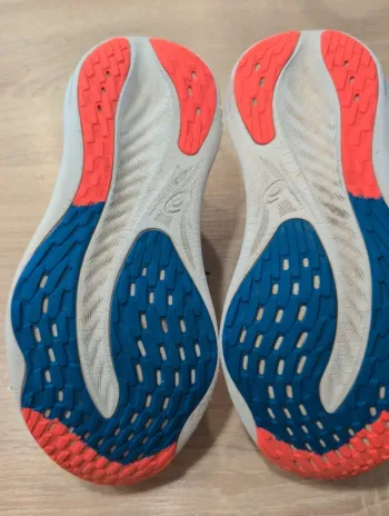 Gebrauchtes Asics Nimbus 26 Paris Edition bike — Bild 8 von 11
