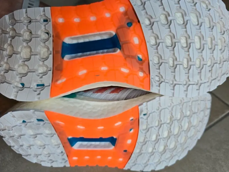 Used Adidas Ultraboost 20 Primeblue bike — image 7 of 9