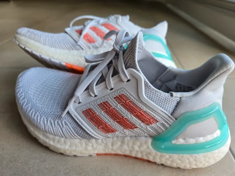 Used Adidas Ultraboost 20 Primeblue bike — image 5 of 9