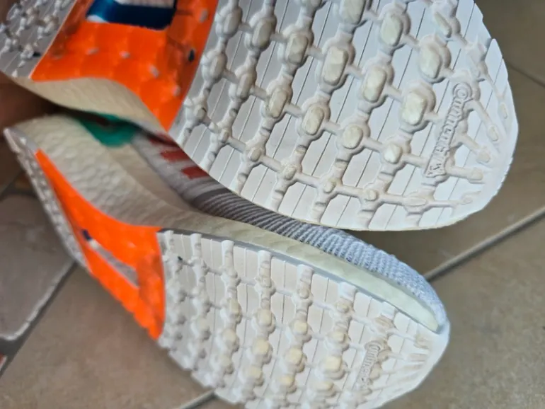 Used Adidas Ultraboost 20 Primeblue bike — image 8 of 9