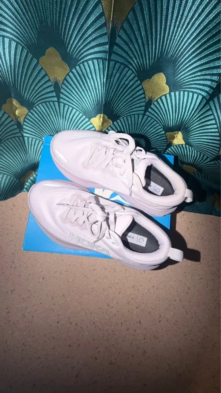 Tweedehands Hoka Bondi 8 bike — afbeelding 2 van 4