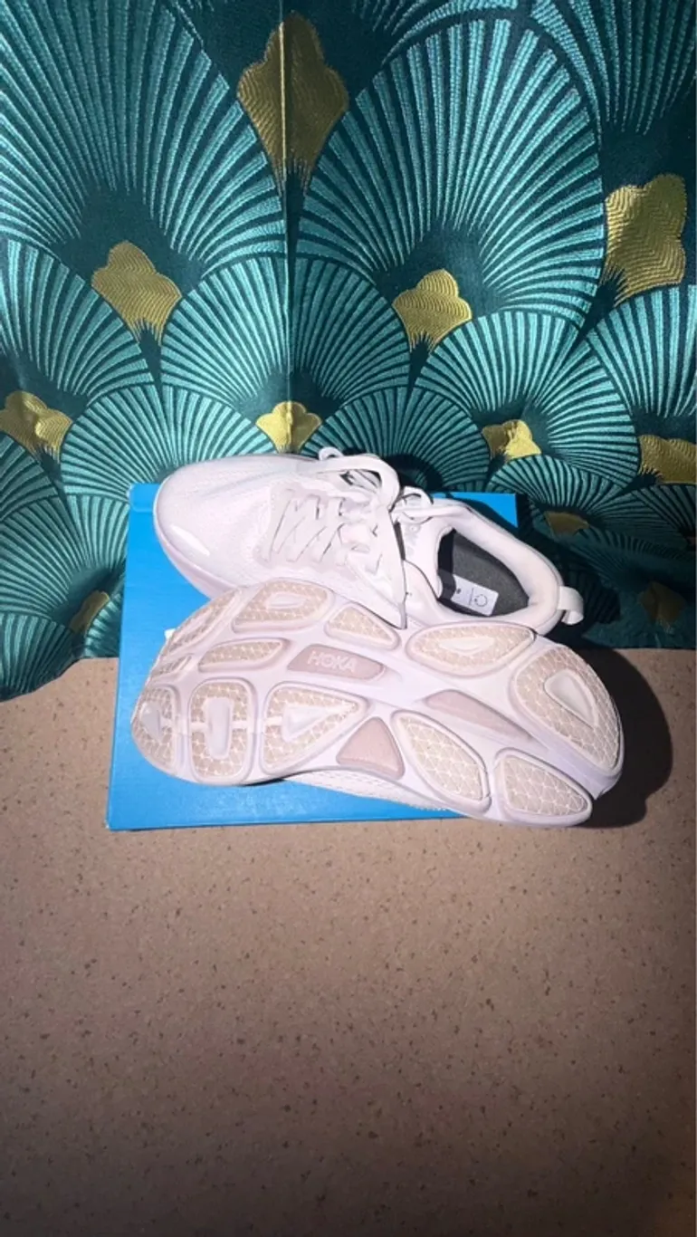 Tweedehands Hoka Bondi 8 bike — afbeelding 3 van 4