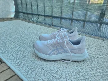 Asics Laufschuhe Gr. 39, 5 bike de segunda mano