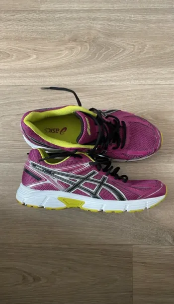 Używany Asics Baskets violettes taille 40 bike