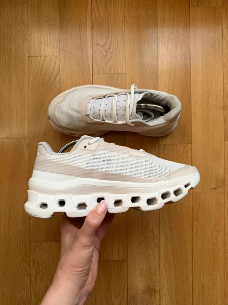 Tweedehands On Running Cloud bike — afbeelding 3 van 11