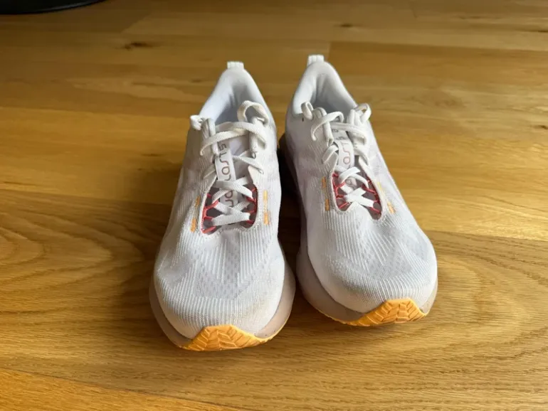 Used White Novablast 5 bike — image 2 of 2
