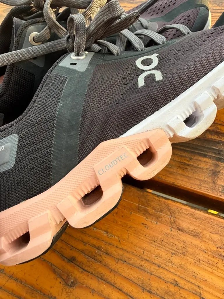 Tweedehands On Running Cloud Tec bike — afbeelding 5 van 8