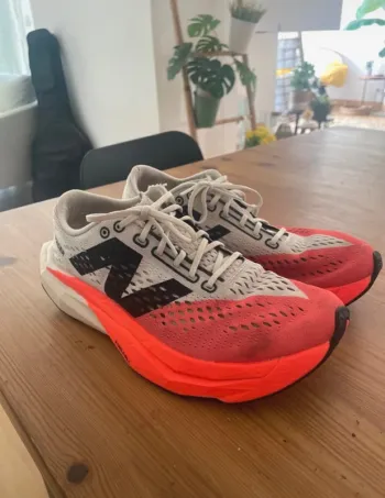 Brugt New Balance Supercomb Fuelcell Pacer v2 bike — billede 2 af 4