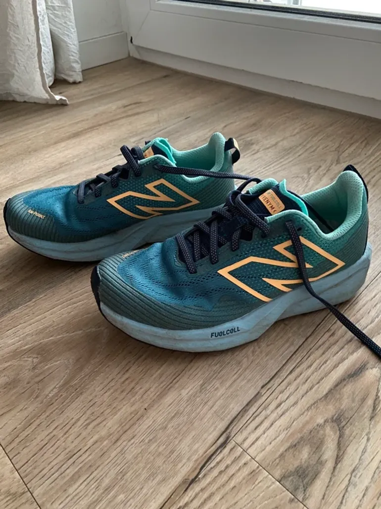 Używany New Balance Fuelcell Venym bike — zdjęcie 3 z 7