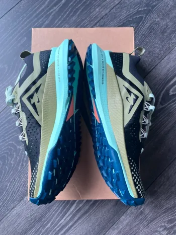 Used Nike Trail Running Shoes Wmns bike — image 2 of 5