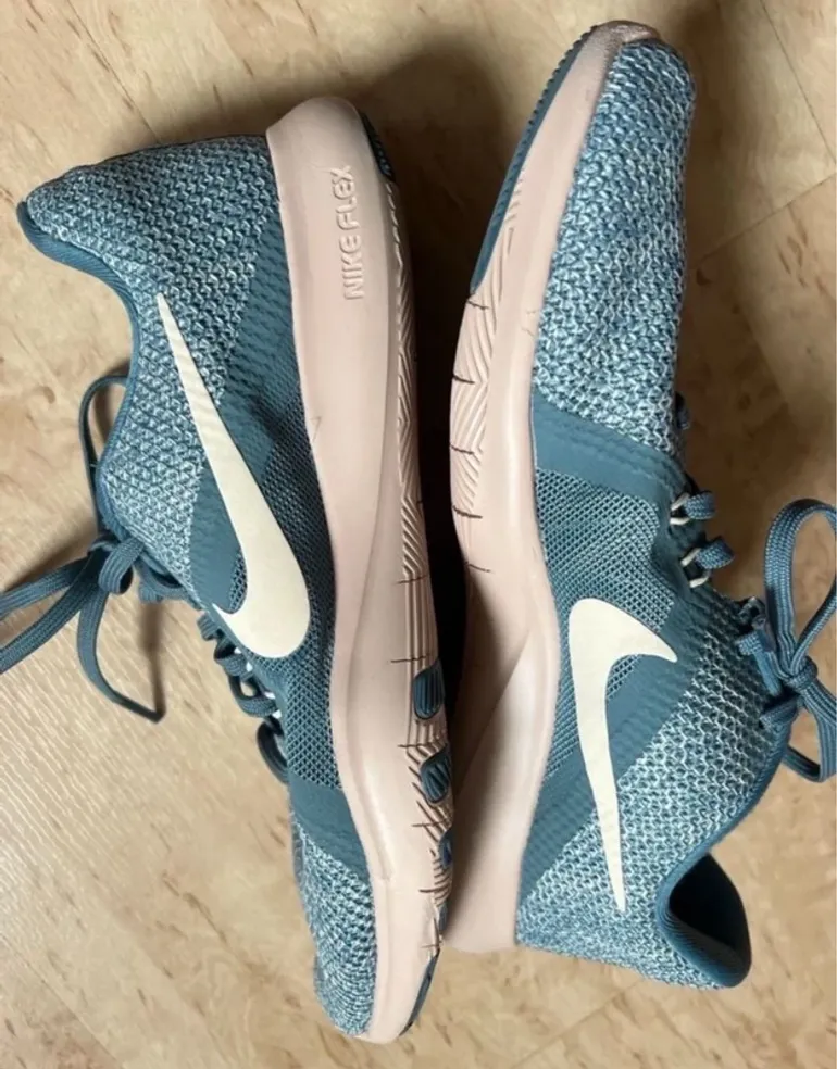 Używany Nike Turnschuhe Gr. 39 bike — zdjęcie 4 z 5