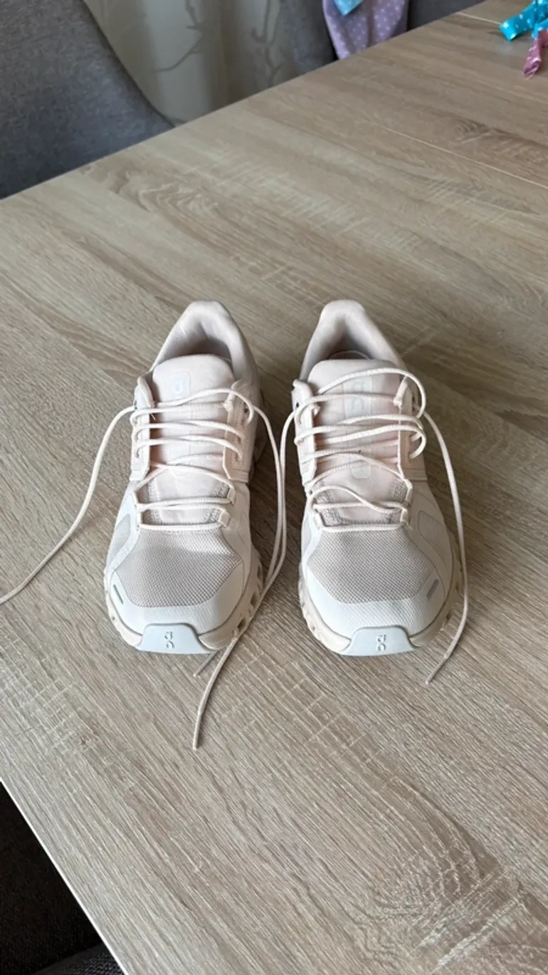 On Running On Sneaker bike de segunda mano — imagen 1 de 5