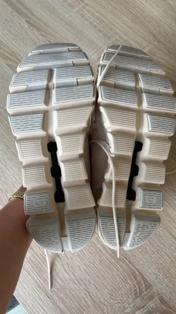 Tweedehands On Running On Sneaker bike — afbeelding 6 van 6