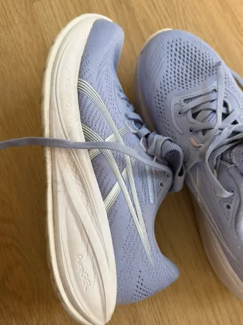 Used Asics GEL-Cumulus 28 bike