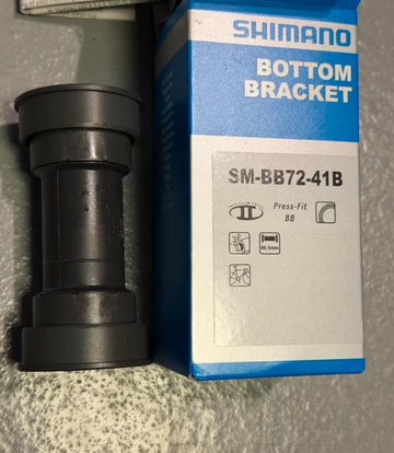 Shimano SM-BB72-41B Press-Fit Bottom Bracket Drivetrain & Pedals usato