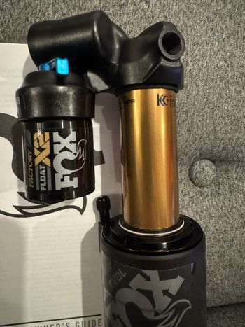 Używany Fox Float X2 Factory 205x65 2025 bike — zdjęcie 2 z 8