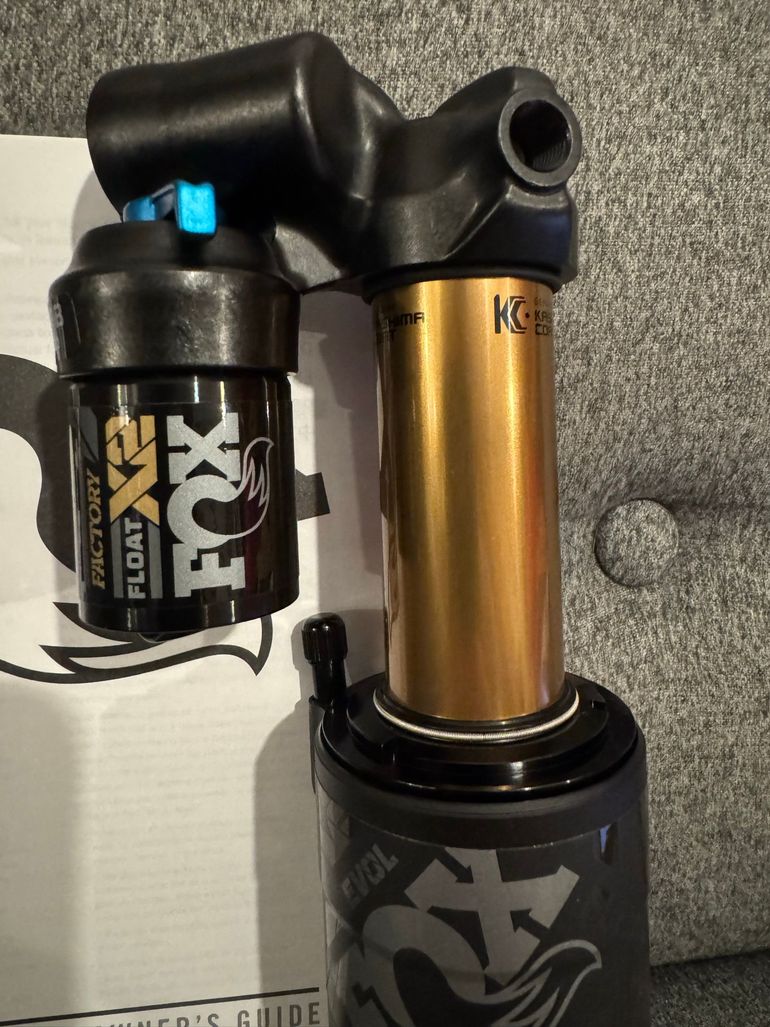Używany Fox Float X2 Factory 205x65 2025 bike — zdjęcie 2 z 8