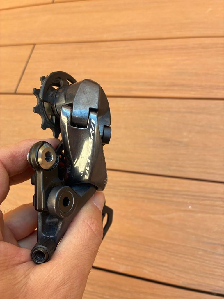 Used Shimano Ultegra RD-R8000 Rear Derailleur bike — image 3 of 5