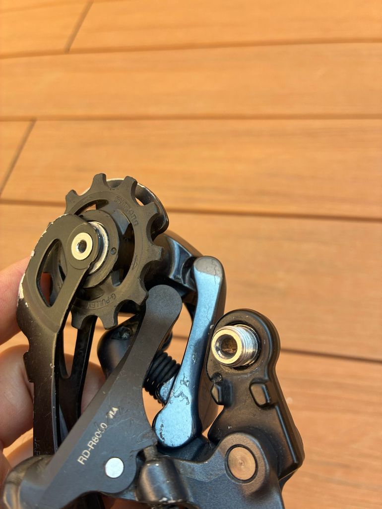 Used Shimano Ultegra RD-R8000 Rear Derailleur bike — image 4 of 5