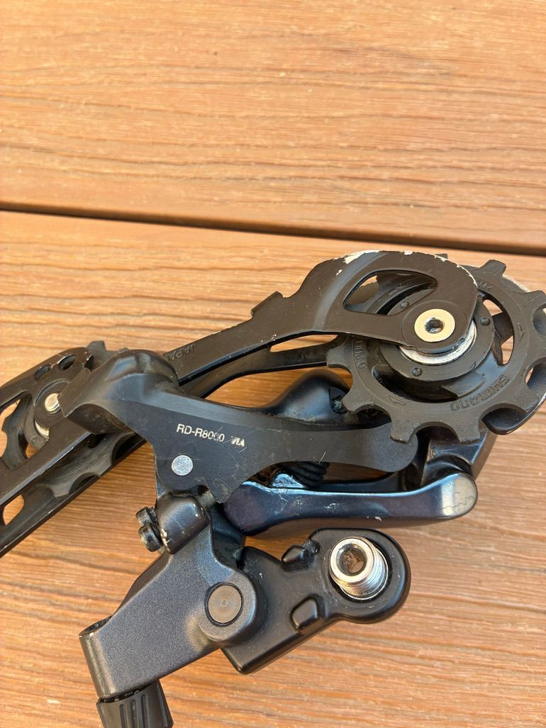 Used Shimano Ultegra RD-R8000 Rear Derailleur bike — image 2 of 5
