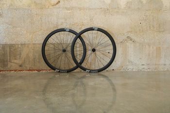 Used Dt Swiss GRC 1600 Wheelset bike — image 2 of 3
