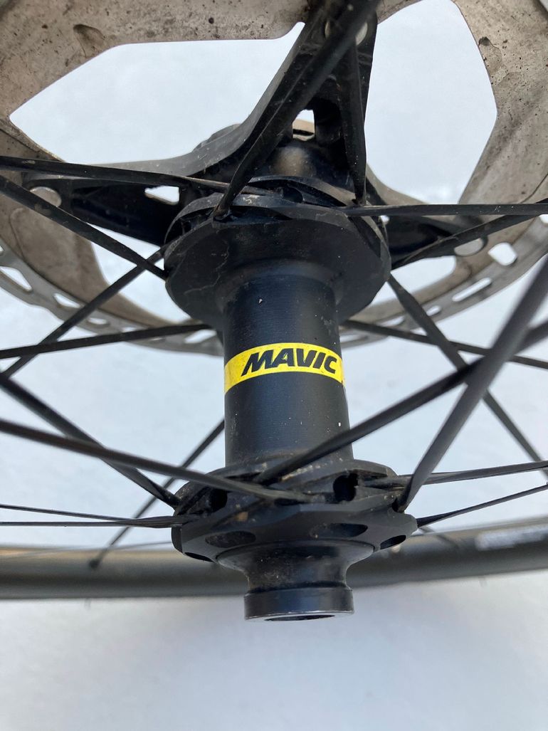Used Mavic Cosmic carbone SLR 45 disc bike — image 7 of 9