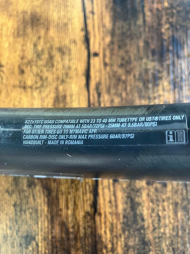 Used Mavic Cosmic carbone SLR 45 disc bike — image 8 of 9