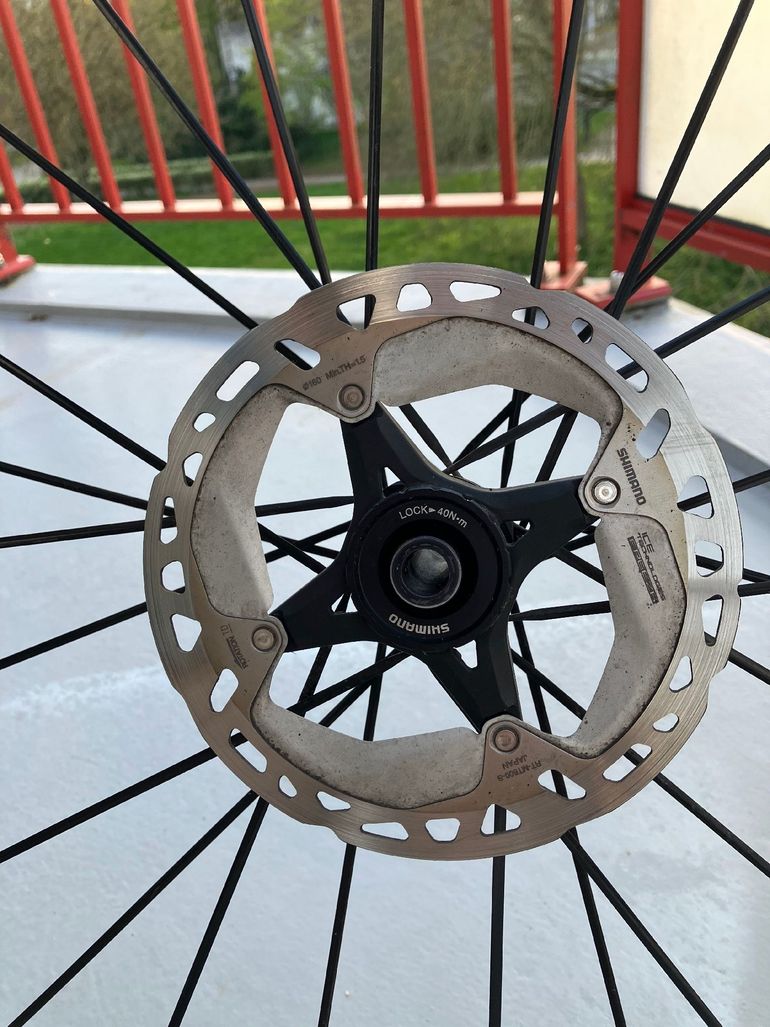 Used Mavic Cosmic carbone SLR 45 disc bike — image 4 of 9