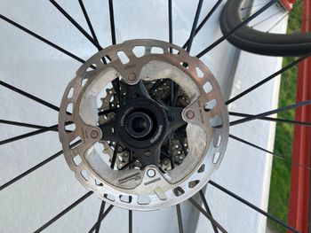 Used Mavic Cosmic carbone SLR 45 disc bike — image 5 of 9