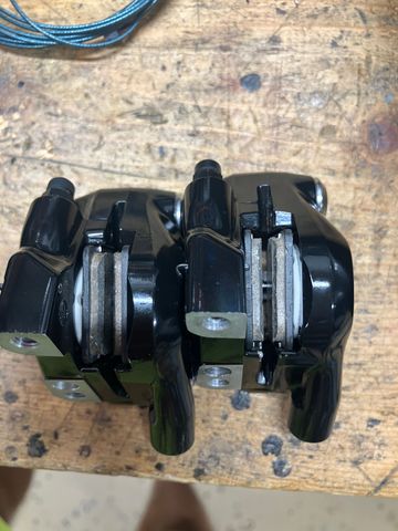 Brugt Shimano 105 BR-R7070 Disc Brakes with 160mm Rotors 2025 Brakes