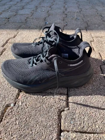 Used Asics Nimbus 26 bike