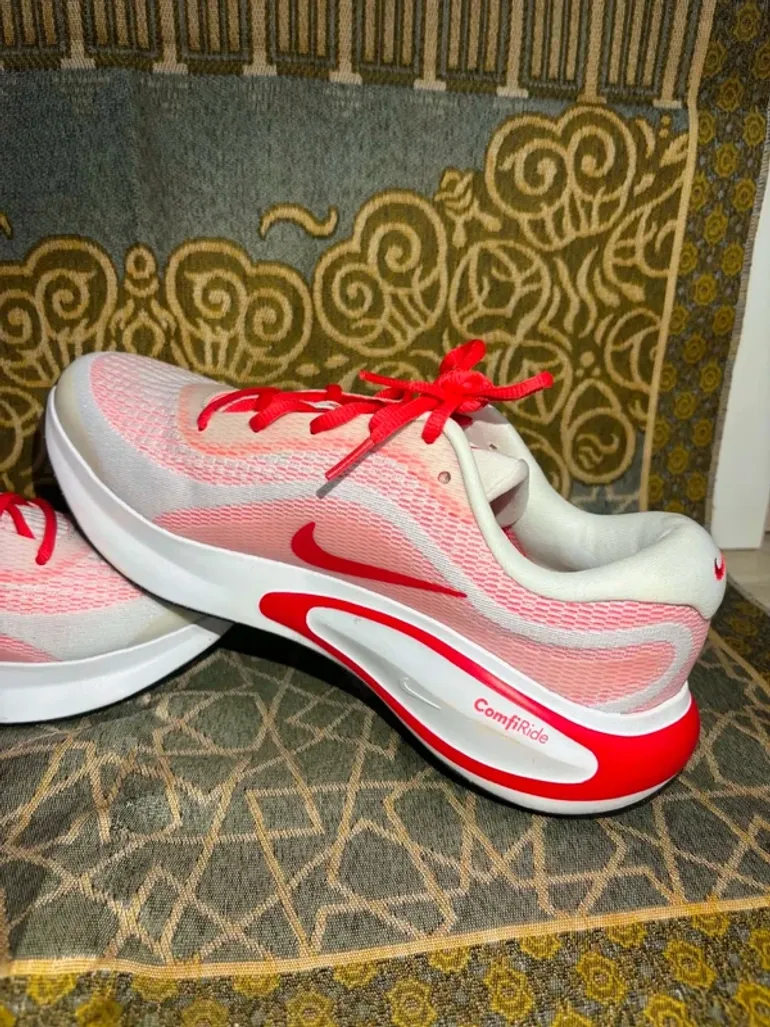 Używany Nike Journey Run bike — zdjęcie 4 z 15