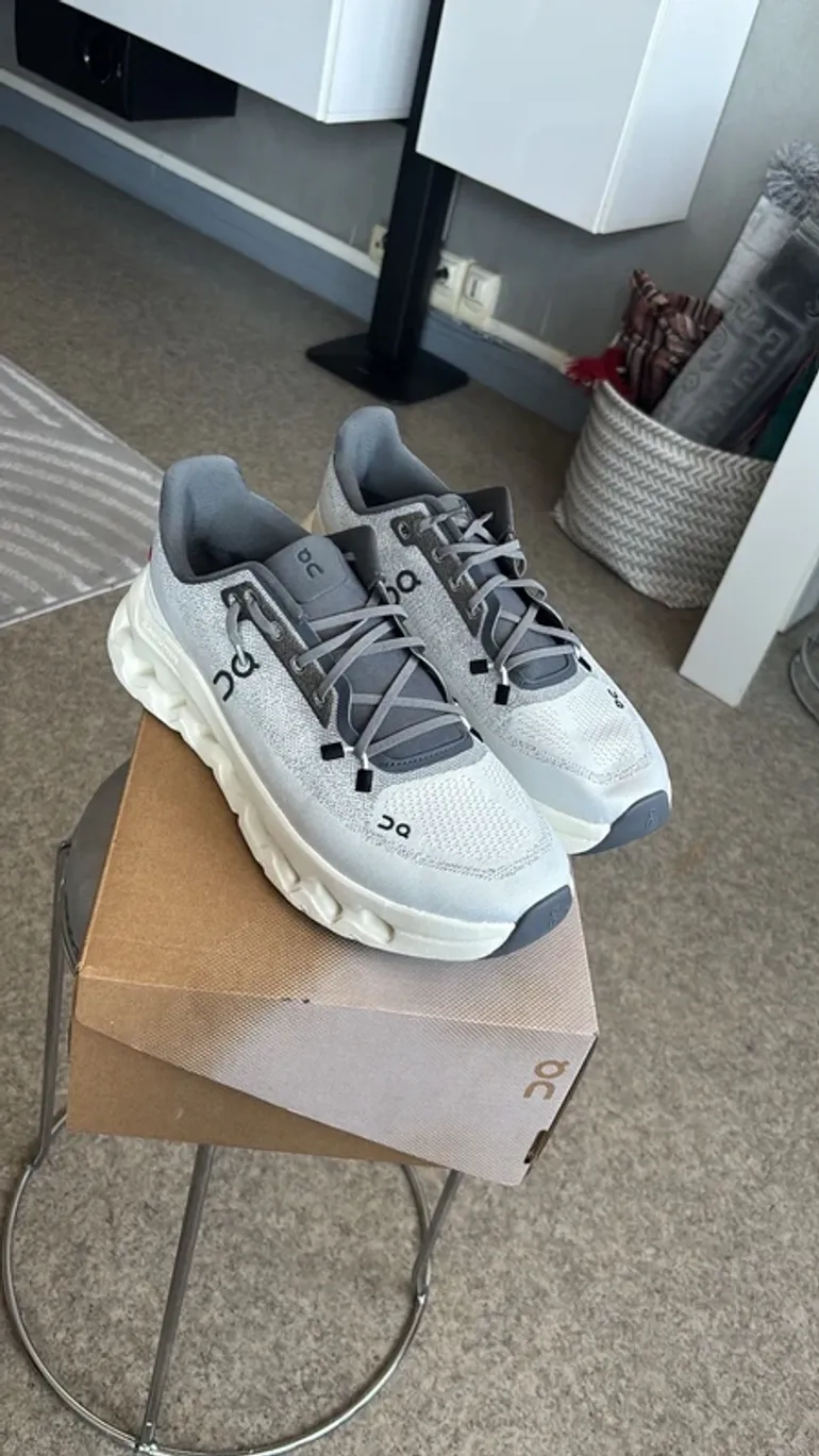 Used On Running On Cloud Shoes bike — image 3 of 3