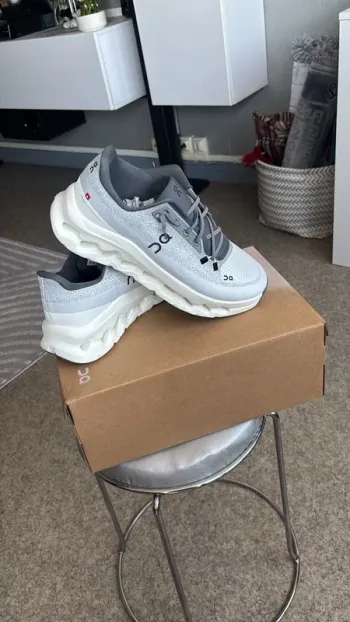 Used On Running On Cloud Shoes bike — image 2 of 3