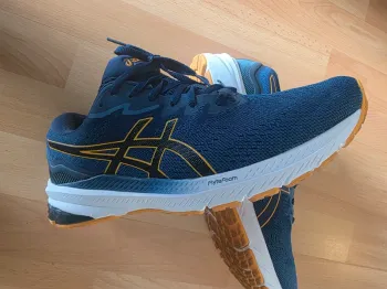 Used Asics GT-1000 11 bike