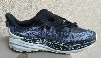 Used Hoka Speedgoat bike — image 3 of 9