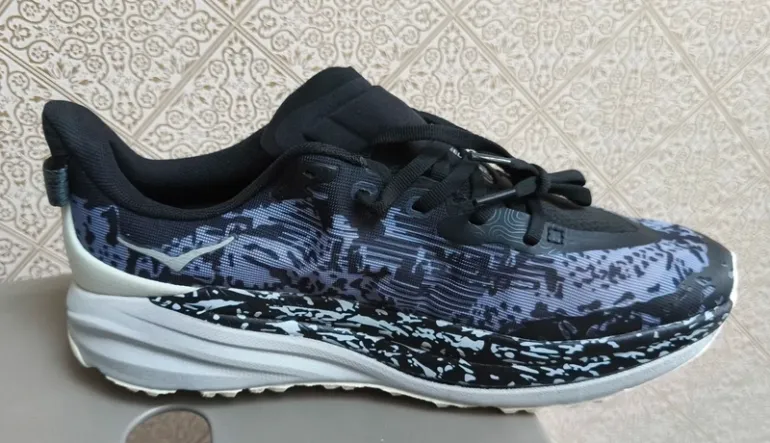 Used Hoka Speedgoat bike — image 3 of 9