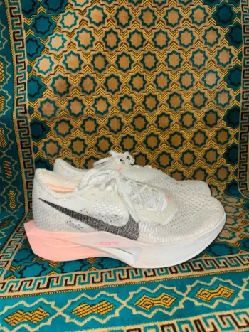 Used 100% Zoomx Vaporfly Next 3 bike — image 2 of 15