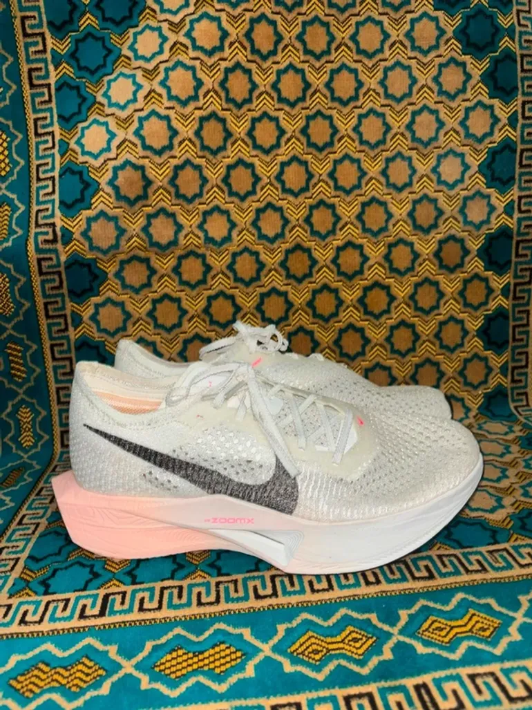 Used 100% Zoomx Vaporfly Next 3 bike — image 2 of 15