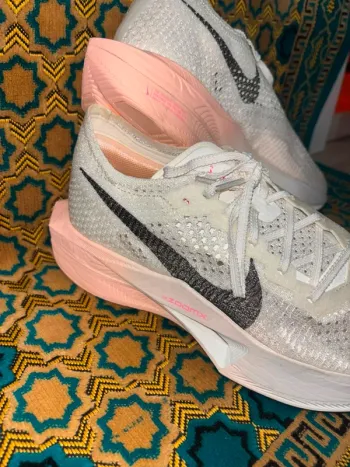 Used 100% Zoomx Vaporfly Next 3 bike — image 4 of 15