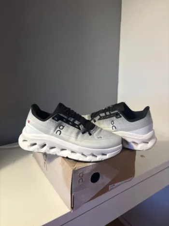 Tweedehands On Running Cloud bike — afbeelding 4 van 7