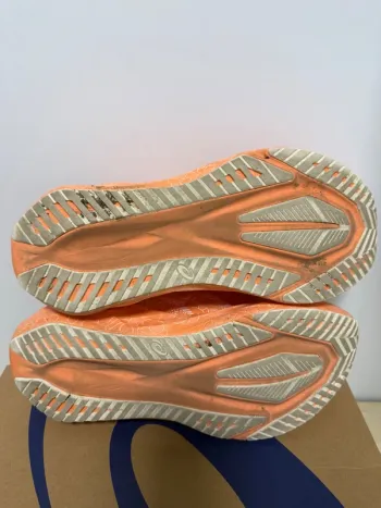 Used Asics Novablast 5 Tokyo bike — image 8 of 10